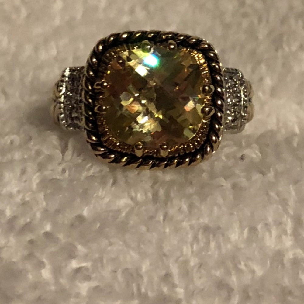 Premiere yellow stoned ring